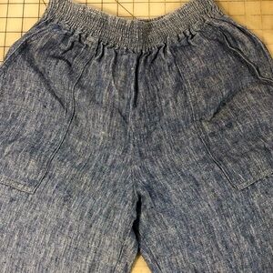 Linen and hemp wide legged pants w/pockets.